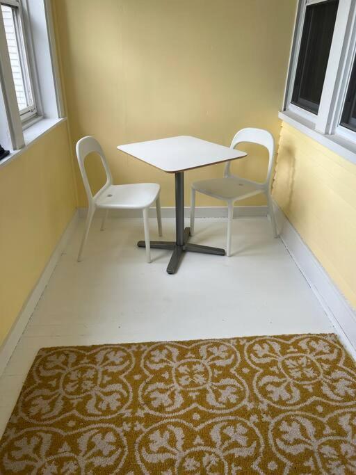 Cute Yellow 2-Br Bungalow W/Free Garage, Free Wifi Villa Milwaukee Luaran gambar